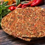 Sarımsaklı Lahmacun